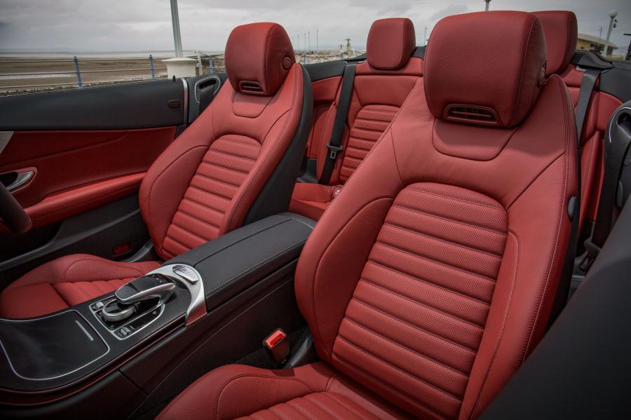 Интерьер Mercedes-Benz C220 d AMG Line Cabriolet 2016 года  (UK) (фото 29 из 29)